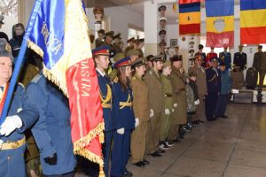 Expoziţia originală a Hunedoarei are şi un drapel oficial