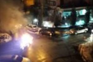 Accident în miez de noapte la Reşiţa. Maşină în flăcări!