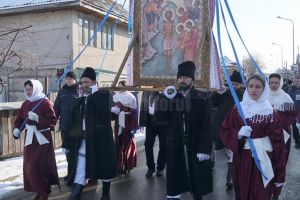 Procesiune religioasă a credincioşilor de stil vechi, la Fălticeni