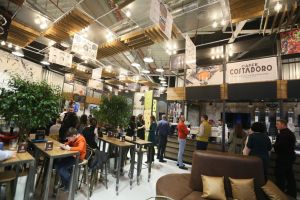 Primul restaurant Black Wolf din România, la Oradea: Paste artizanale, pizza pe blat negru, clătite personalizate şi... consum doar pe card Back Wolf! (FOTO)