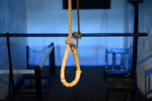 ȘOCANT/ Un elev cu REZULTATE BUNE la şcoală şi aparent fără probleme, s-a SPÂNZURAT