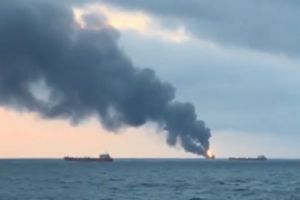 BREAKING NEWS! Explozie la Marea Neagră. Două nave, MISTUITE de flăcări