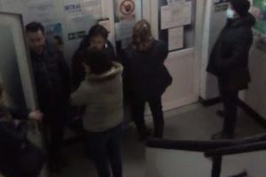 La BOLI INFECŢIOASE, SALĂ DE AŞTEPTARE FĂRĂ FERESTRE!