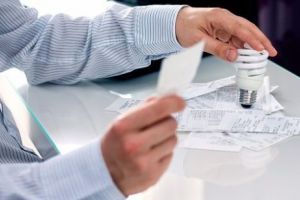 Anunţ dezastator! Se măreşte factura la electricitate! Cât veţi plăti în plus
