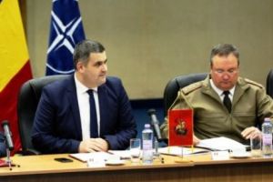 Ministrul Leş, împreună cu generalul Ciucă şi secretarul de stat Ignat. A fost vorba despre ”autoevaluare”