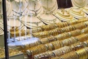 JAF în incinta unui centru comercial, din CONSTANȚA, la raionul de BIJUTERII. Hoţii au fugit cu 4 KILOGRAME de AUR