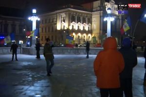 Protest în centrul Oradiei împotriva noului proiect de OUG făcut în beneficiul celor condamnaţi pentru corupţie (VIDEO)