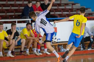 A început campionatul judeţean de fotbal în sală