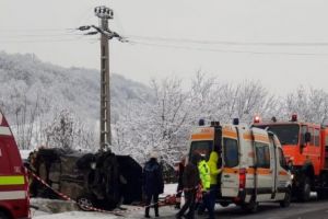 Accident la Reghin. O fetiţă de doi ani salvată