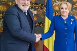 „Vom fi, vreme de juma’ de an, un fel  de MAJORDOMI ÎN IȚARI ȘI-N OPINCI la  porţile STĂPÂNILOR  de la BRUXELLES”. Comentariu muşcător