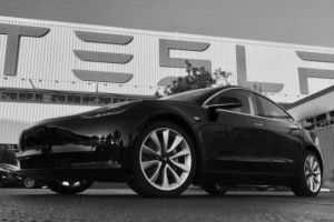 Tesla intră în Europa. Cât va costa cea mai ieftină versiune Model 3