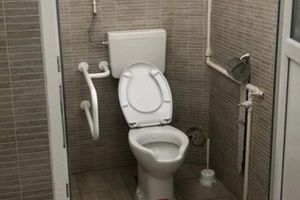 Instalaţii sanitare pentru persoane cu dizabilităţi, în instituţiile de învăţământ din Târgu-Mureş