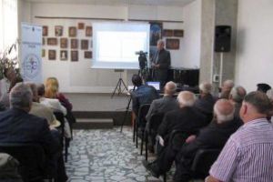 Simpozion la Centrul Cultural Piteşti