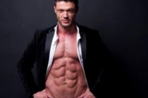 BOMBĂ în SHOWBIZ! Cu CINE a fost SURPRINS VICTOR SLAV în clubul de fiţe „LOFT”
