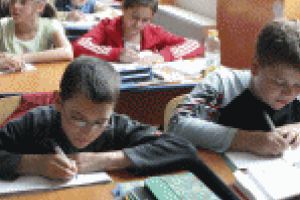 Elevii cu rezultate mai slabe la invatatura risca sa ramana repetenti inca din primul an de scoala