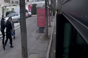 Constanta. Scandal intr-un autobuz de calatori. Politistii locali au incatusat un barbat recalcitrant (video)