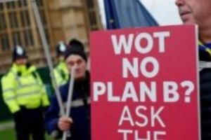 A minţit Theresa May? Unde-i PLANUL B, se întreabă parlamentarii britanici şi opinia publică