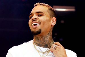 Chris Brown, acuzat de viol: Rapper-ul a fost arestat la Paris