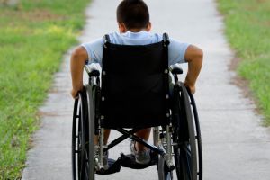 Doi copii din judeţul Sibiu se luptă cu o boală rară. Statul cheltuie milioane de lei ca să-i ajute