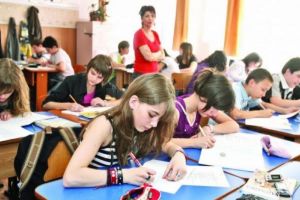 Trei unităţi din judeţ au anunţat suspendarea cursurilor vineri