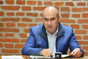 Bolojan nu renunţă: 93 de imobile din centrul municipiului Oradea au potenţial de supraetajare!