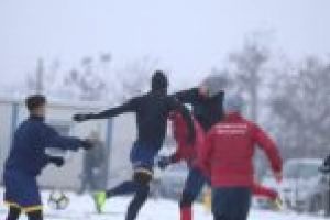 Ripensia a câştigat fără mari probleme primul amical, cu Becicherecu Mic. Alexandru Pelici, în căutarea unui portar