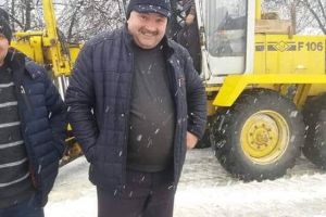 Video: Zăpada, la ea acasă pe drumul din Broşteniţa, comuna Fărcăşeşti!