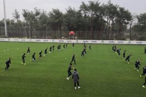 E o mare onoare pentru mine“: Fundasul FC Viitorul Sebastian Mladen, pe teren alaturi de Gica Popescu si Gica Hagi