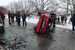 Accident rutier cu trei răniţi, între care şi un adolescent de 14 ani