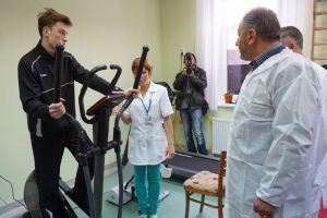 Cabinetul de kinetoterapie al spitalului din Glodeni, dotat de CJ cu aparatură