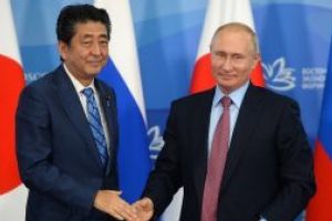 Negocieri la Kremlin intre presedintele Vladimir Putin si premierul nipon Shinzo Abe cu privire la insulele Kurile