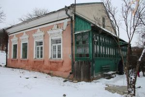 O femeie de 71 de ani locuieşte în frig şi cu şoareci morţi în casă