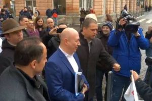 VIDEO După ce a fost huiduit la Sibiu, Codrin Ștefănescu a fost hulit şi în Braşov