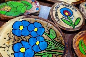 Bihorenii, invitaţi să înveţe cum să picteze pe lemn şi să gătească după reţete vechi