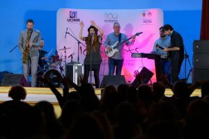 Koszika & TheHotShots, concert electrizant în deschiderea Stagiunii ICon Arts de la Biblioteca ASTRA