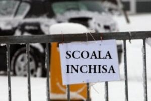Gripa închide şcolile. Elevii intră în vacanţă până luni