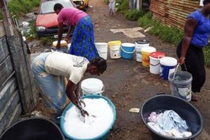 TENSIUNI la vârful UE! Franţa, acuzată că „JEFUIEȘTE” Africa şi alimentează fenomenul migraţionist