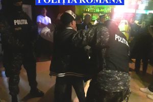 Politistii valceni au luat cu ASALT mai multe agentii de pariuri!