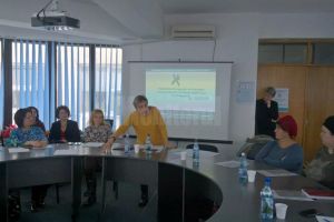 Curs concis şi explicit despre depistarea cancerului de col, susţinut de dr. ...