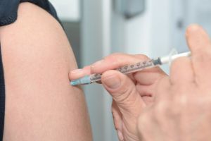 Se solicită declararea EPIDEMIEI DE GRIPĂ! „Vom aştepta să MOARĂ peste 100 de OAMENI?”