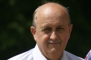 Fostul doctor Ploscaru, care a primit ieri o condamnare definitivă pentru tentativă de omor, a fost găsit mort în propria locuinţă