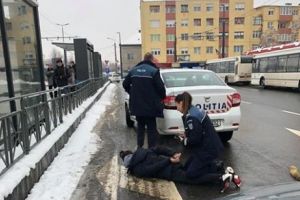 Ce a păţit un ȘMECHER care a înjurat o POLIȚISTĂ. Scene ULUITOARE pe o stradă din Cluj