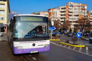 Deva: Elevii pot depune şi în format electronic actele pentru abonamentele la transportul în comun