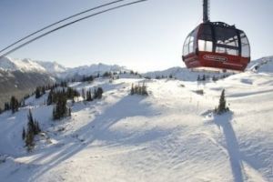 ALERTĂ pe munte! 100 de turişti ÎN PERICOL din cauza VÂNTULUI PUTERNIC. Intervenţie de URGENȚĂ a jandarmilor montani