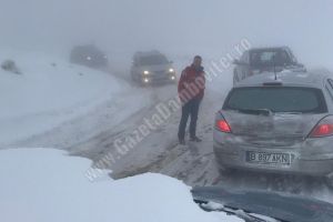 Preşedintele Consiliului Judeţean Dâmboviţa, amendat după ce s-a substituit în atribuţiile poliţiei rutiere. DJ 713 rămâne închis