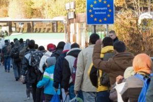 Curtea de Conturi ia la BANI mărunţi MIGRAȚIA către EUROPA