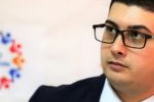 Tinerii din Pro România nu fac politică pe Facebook!