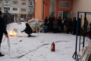 Simulare de incendiu la o fabrică de confecţii