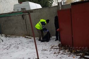 ULTIMĂ ORĂ: Om al străzii, GĂSIT MORT pe o stradă din Focşani