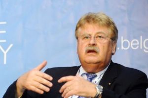 CĂLĂUL României din UE, acuzat de FRAUDĂ. Afacere cu plimbări pe bani la Parlamentul European